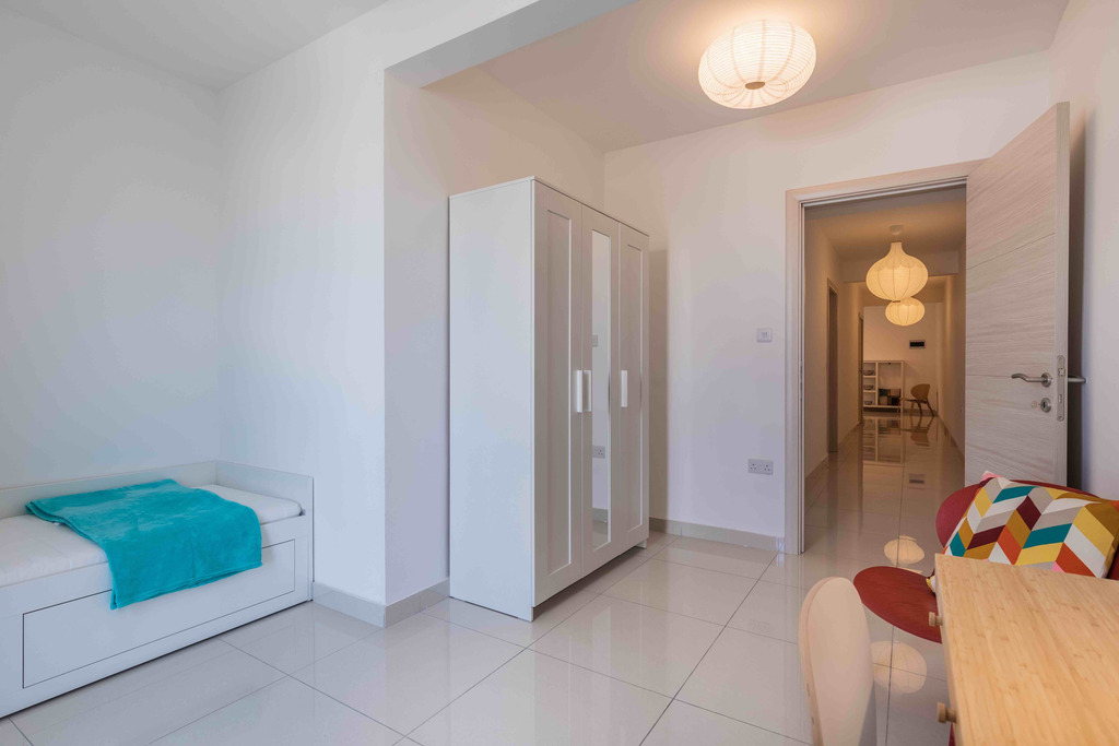 Gzira Furnished Apartment's Image 4