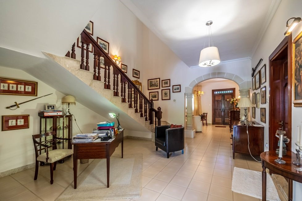 Lija-rent-in-malta-christies-malta
