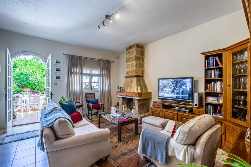 rent-in-malta-christies-malta