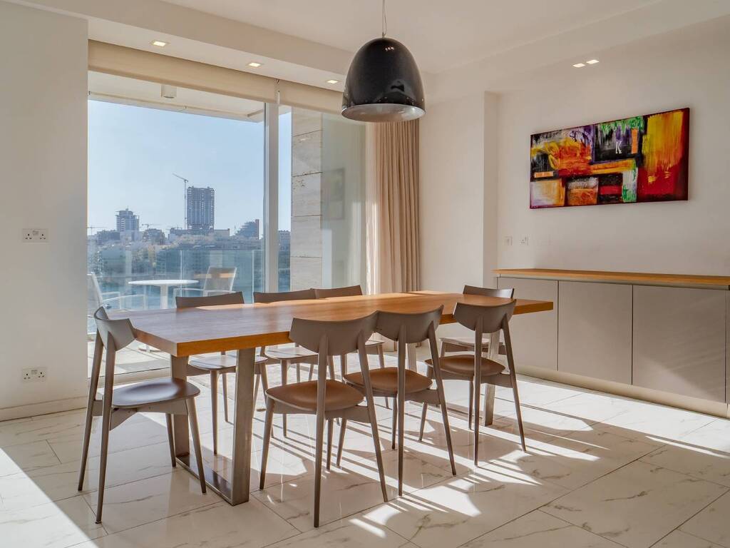 Sliema Seafront Apartment's Image 4