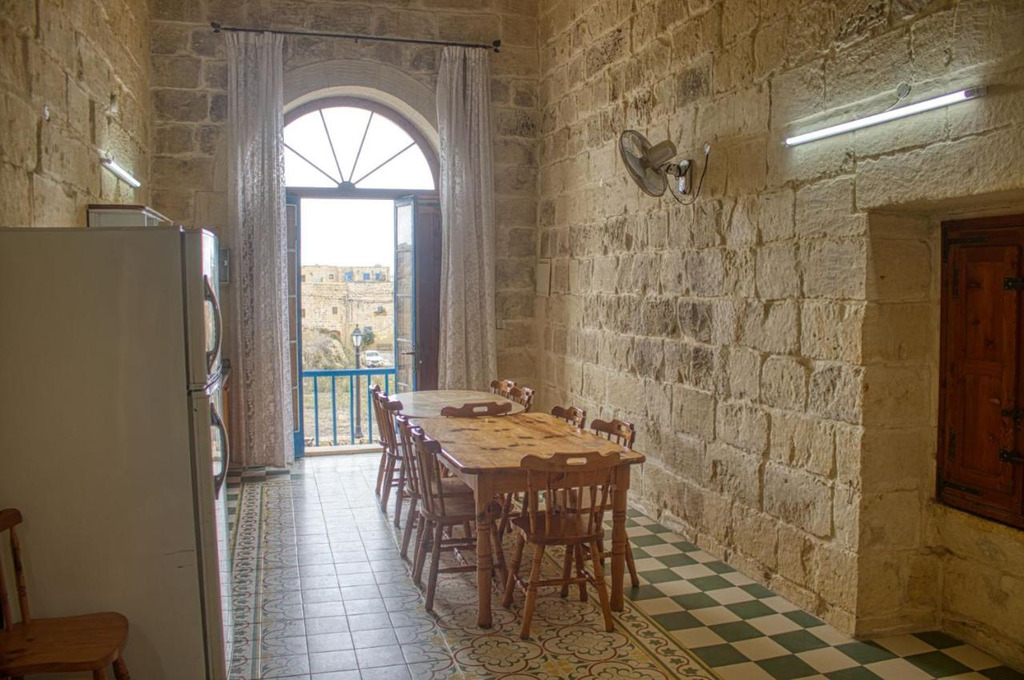 Farmhouse-for-sale-christies-malta