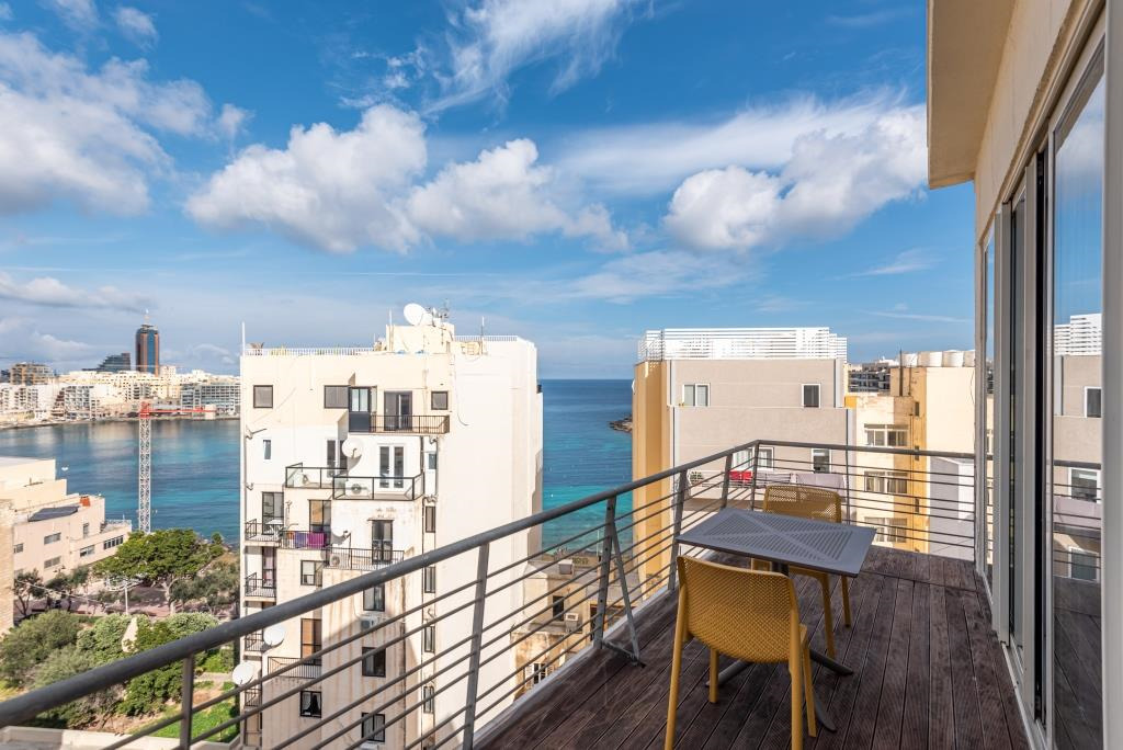 Sliema Furnished Apartment's Image 4