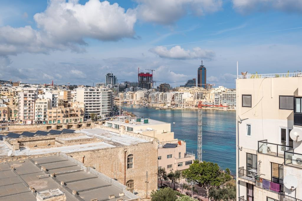 Sliema Furnished Apartment's Image 3