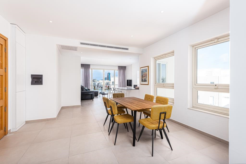 Sliema Furnished Apartment's Image 2