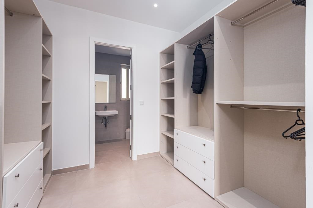 Sliema Furnished Apartment's Image 7