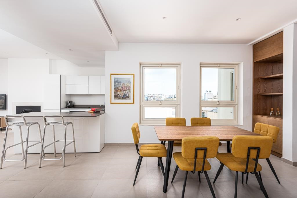 Sliema Furnished Apartment's Image 2